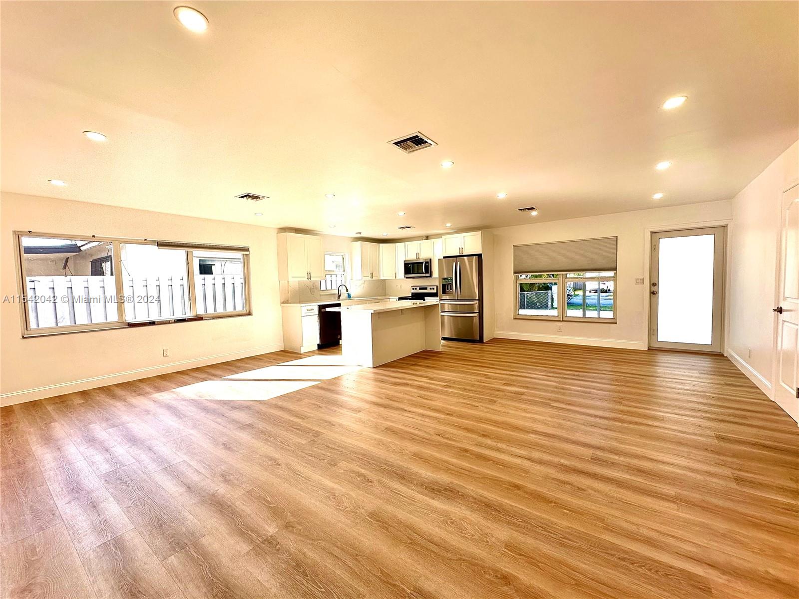 3042 Hayes St, Hollywood, Florida 33021, 3 Bedrooms Bedrooms, ,2 BathroomsBathrooms,Residentiallease,For Rent,3042 Hayes St,A11542042