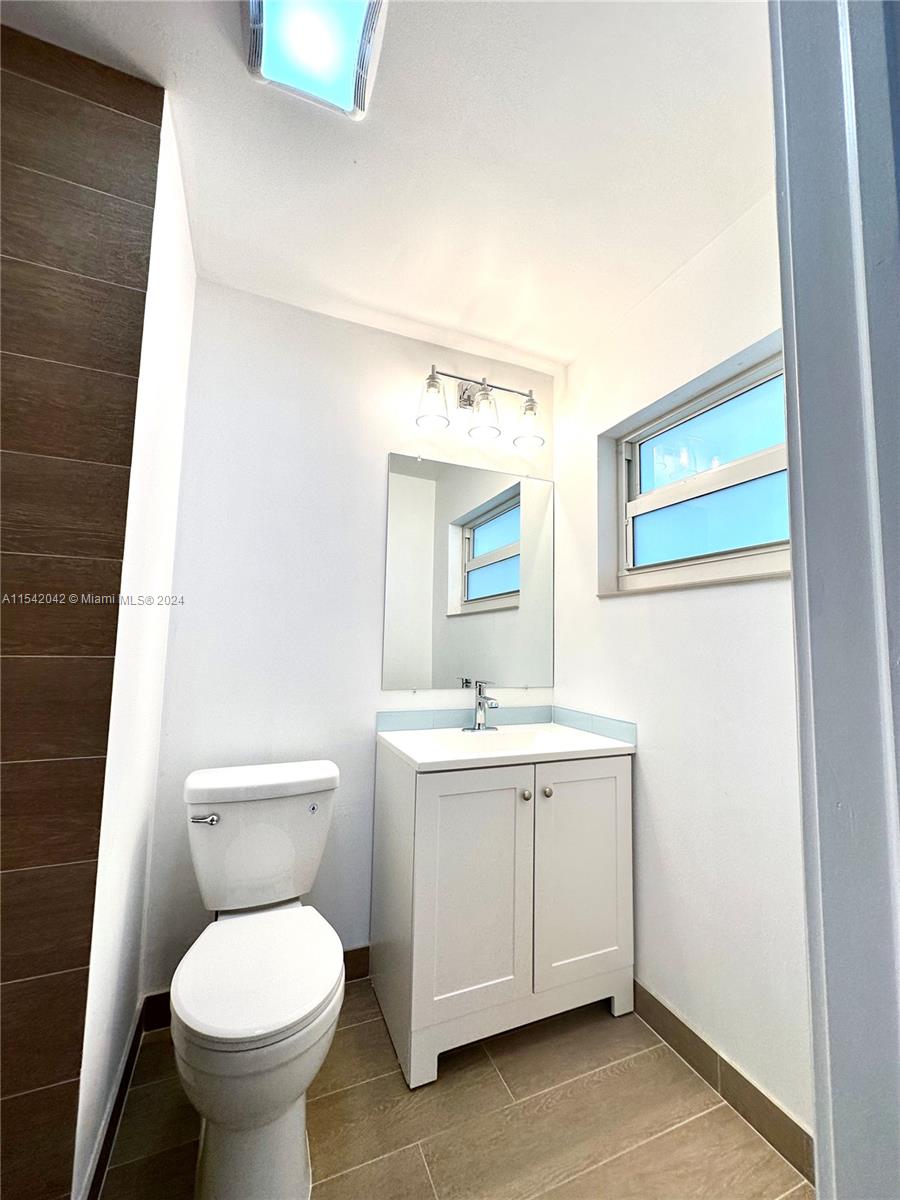 3042 Hayes St, Hollywood, Florida 33021, 3 Bedrooms Bedrooms, ,2 BathroomsBathrooms,Residentiallease,For Rent,3042 Hayes St,A11542042