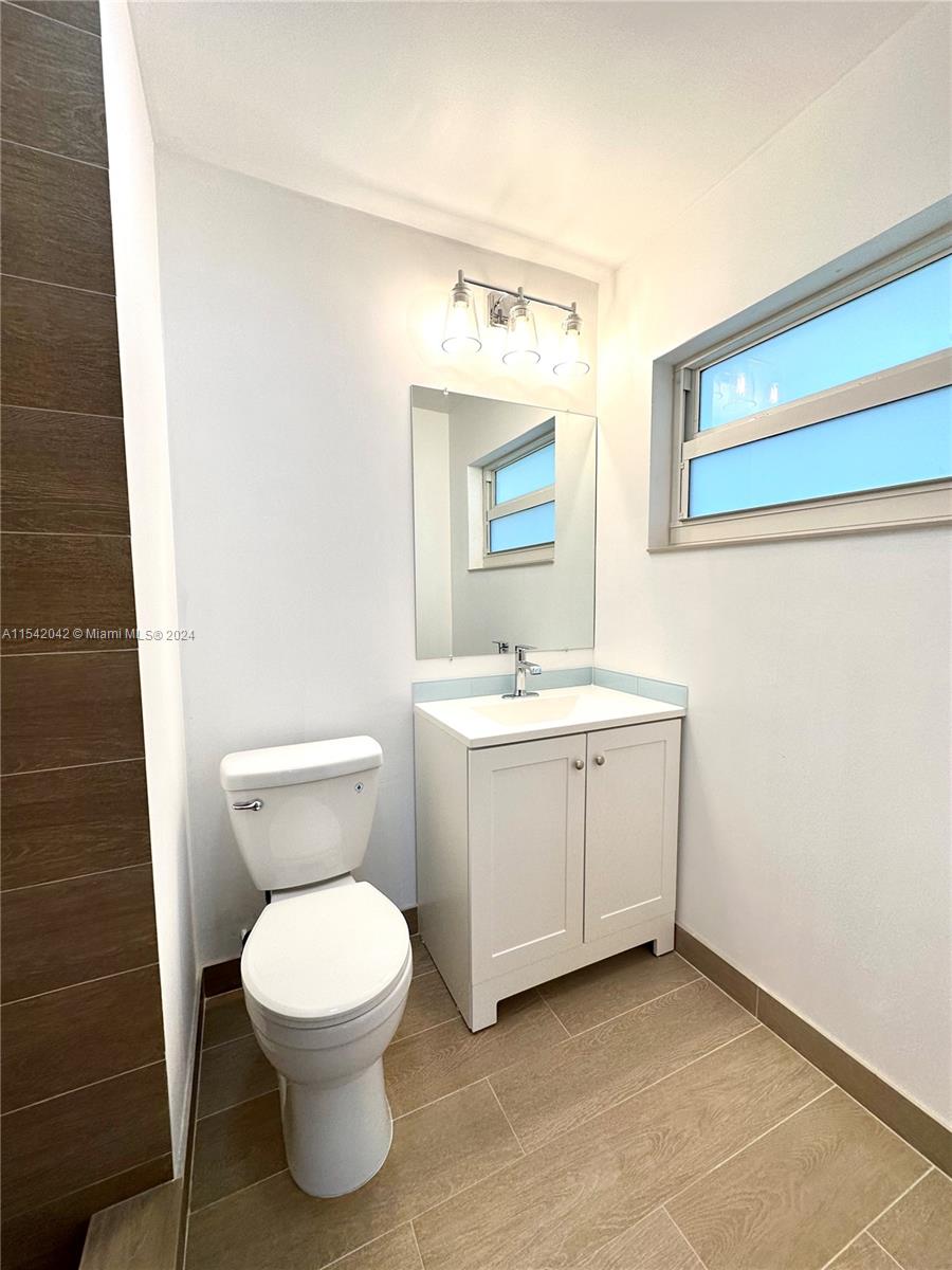 3042 Hayes St, Hollywood, Florida 33021, 3 Bedrooms Bedrooms, ,2 BathroomsBathrooms,Residentiallease,For Rent,3042 Hayes St,A11542042