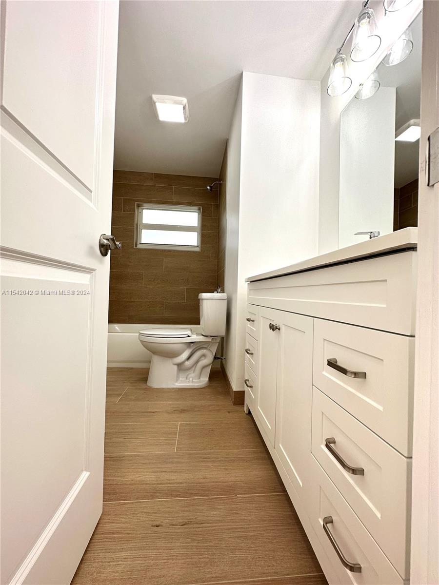 3042 Hayes St, Hollywood, Florida 33021, 3 Bedrooms Bedrooms, ,2 BathroomsBathrooms,Residentiallease,For Rent,3042 Hayes St,A11542042