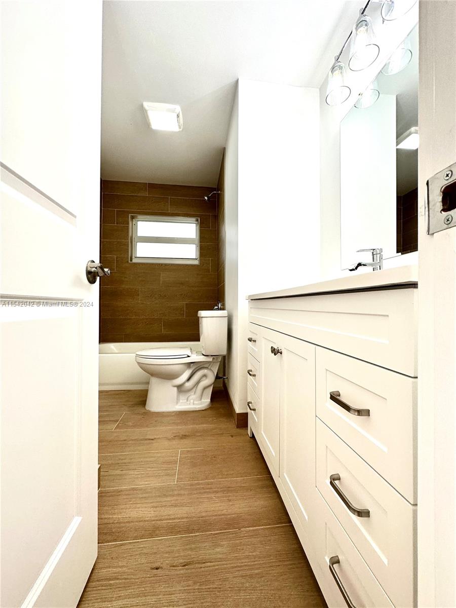 3042 Hayes St, Hollywood, Florida 33021, 3 Bedrooms Bedrooms, ,2 BathroomsBathrooms,Residentiallease,For Rent,3042 Hayes St,A11542042