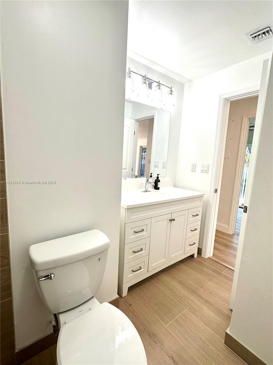 3042 Hayes St, Hollywood, Florida 33021, 3 Bedrooms Bedrooms, ,2 BathroomsBathrooms,Residentiallease,For Rent,3042 Hayes St,A11542042