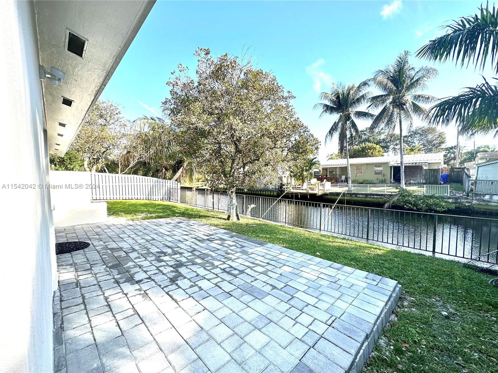 3042 Hayes St, Hollywood, Florida 33021, 3 Bedrooms Bedrooms, ,2 BathroomsBathrooms,Residentiallease,For Rent,3042 Hayes St,A11542042