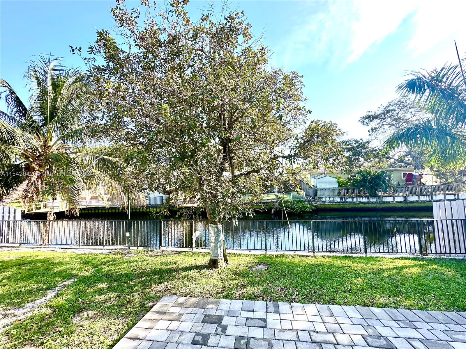 3042 Hayes St, Hollywood, Florida 33021, 3 Bedrooms Bedrooms, ,2 BathroomsBathrooms,Residentiallease,For Rent,3042 Hayes St,A11542042