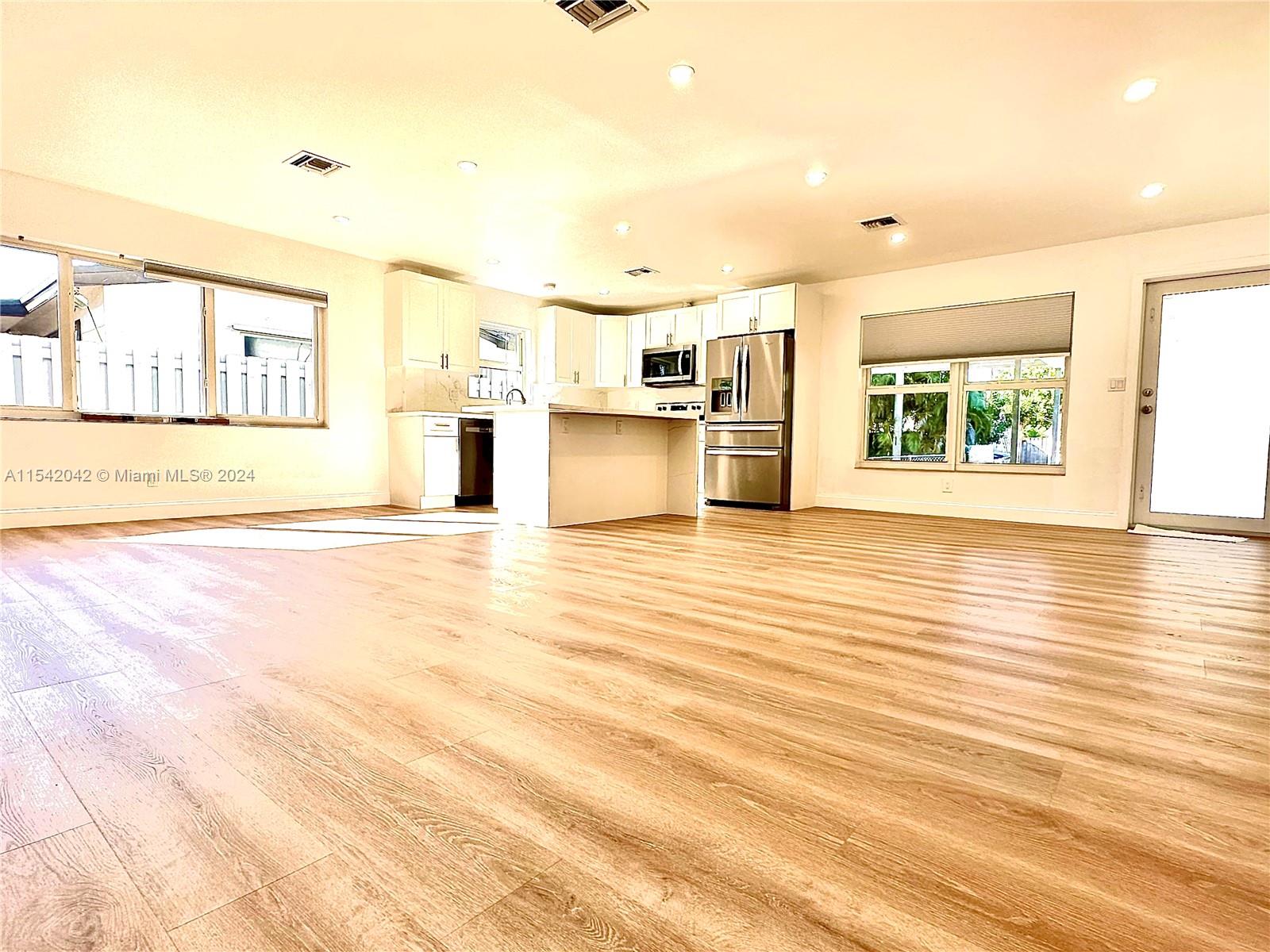 3042 Hayes St, Hollywood, Florida 33021, 3 Bedrooms Bedrooms, ,2 BathroomsBathrooms,Residentiallease,For Rent,3042 Hayes St,A11542042