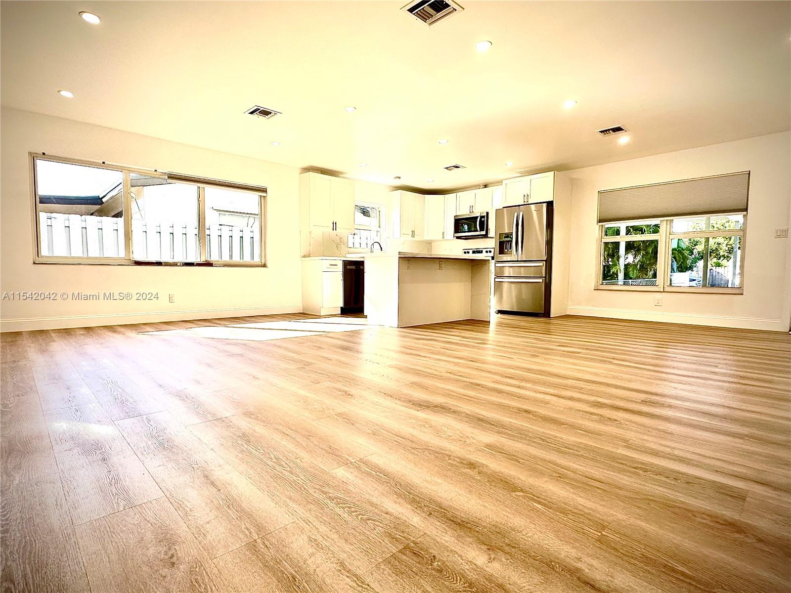 3042 Hayes St, Hollywood, Florida 33021, 3 Bedrooms Bedrooms, ,2 BathroomsBathrooms,Residentiallease,For Rent,3042 Hayes St,A11542042