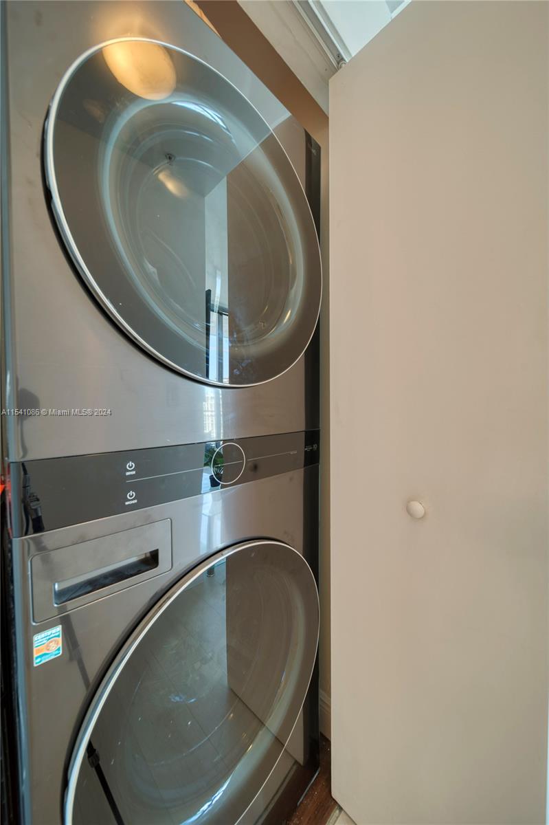 90 SW 3rd St 3607, Miami, Florida 33130, 2 Bedrooms Bedrooms, ,2 BathroomsBathrooms,Residential,For Sale,90 SW 3rd St 3607,A11541086