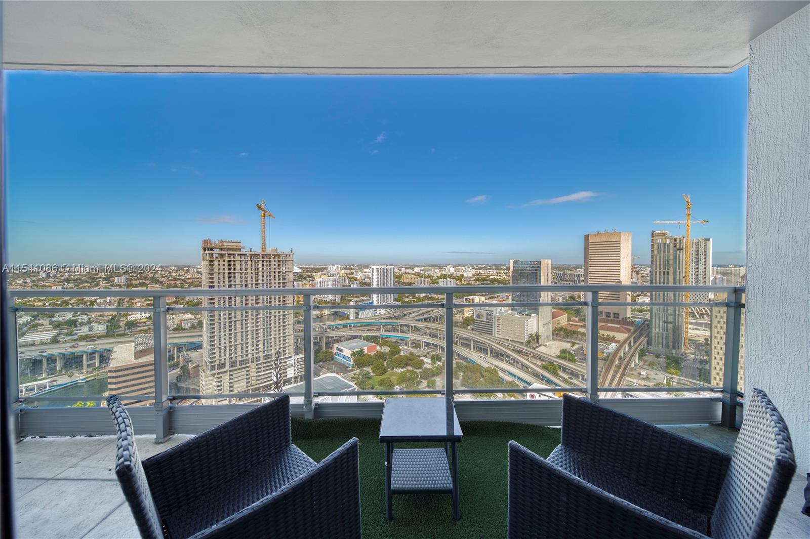 90 SW 3rd St 3607, Miami, Florida 33130, 2 Bedrooms Bedrooms, ,2 BathroomsBathrooms,Residential,For Sale,90 SW 3rd St 3607,A11541086