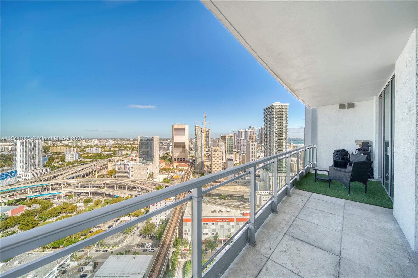 90 SW 3rd St 3607, Miami, Florida 33130, 2 Bedrooms Bedrooms, ,2 BathroomsBathrooms,Residential,For Sale,90 SW 3rd St 3607,A11541086