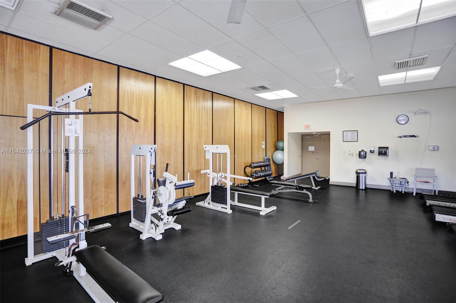 20335 Country Club Dr, Aventura, FL, 33180 United States, 3 Bedrooms Bedrooms, ,2 BathroomsBathrooms,Residential,For Sale,Country Club Dr,A11542037