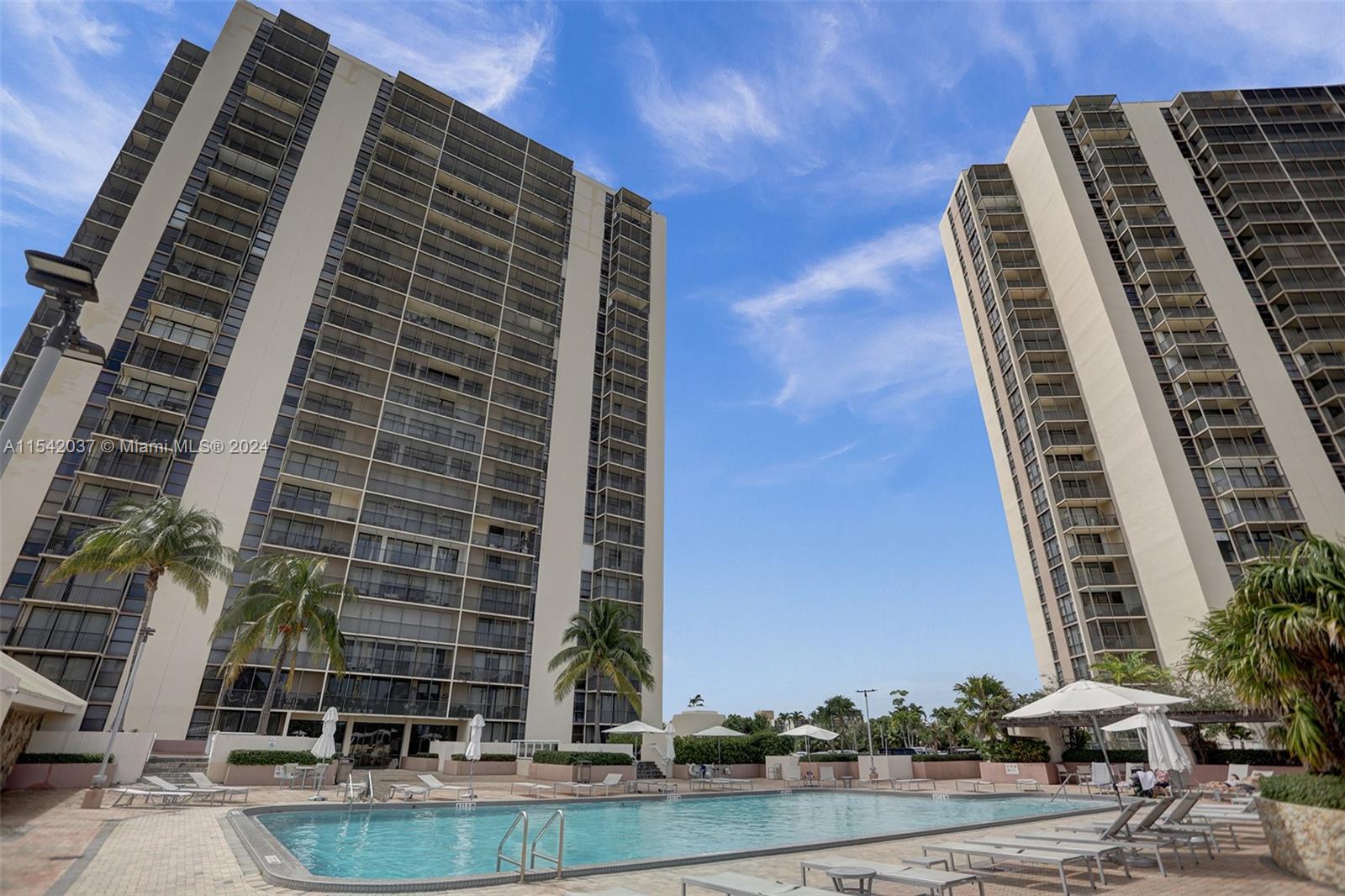 20335 W Country Club Dr 2005, Aventura, Florida 33180, 3 Bedrooms Bedrooms, ,2 BathroomsBathrooms,Residential,For Sale,20335 W Country Club Dr 2005,A11542037