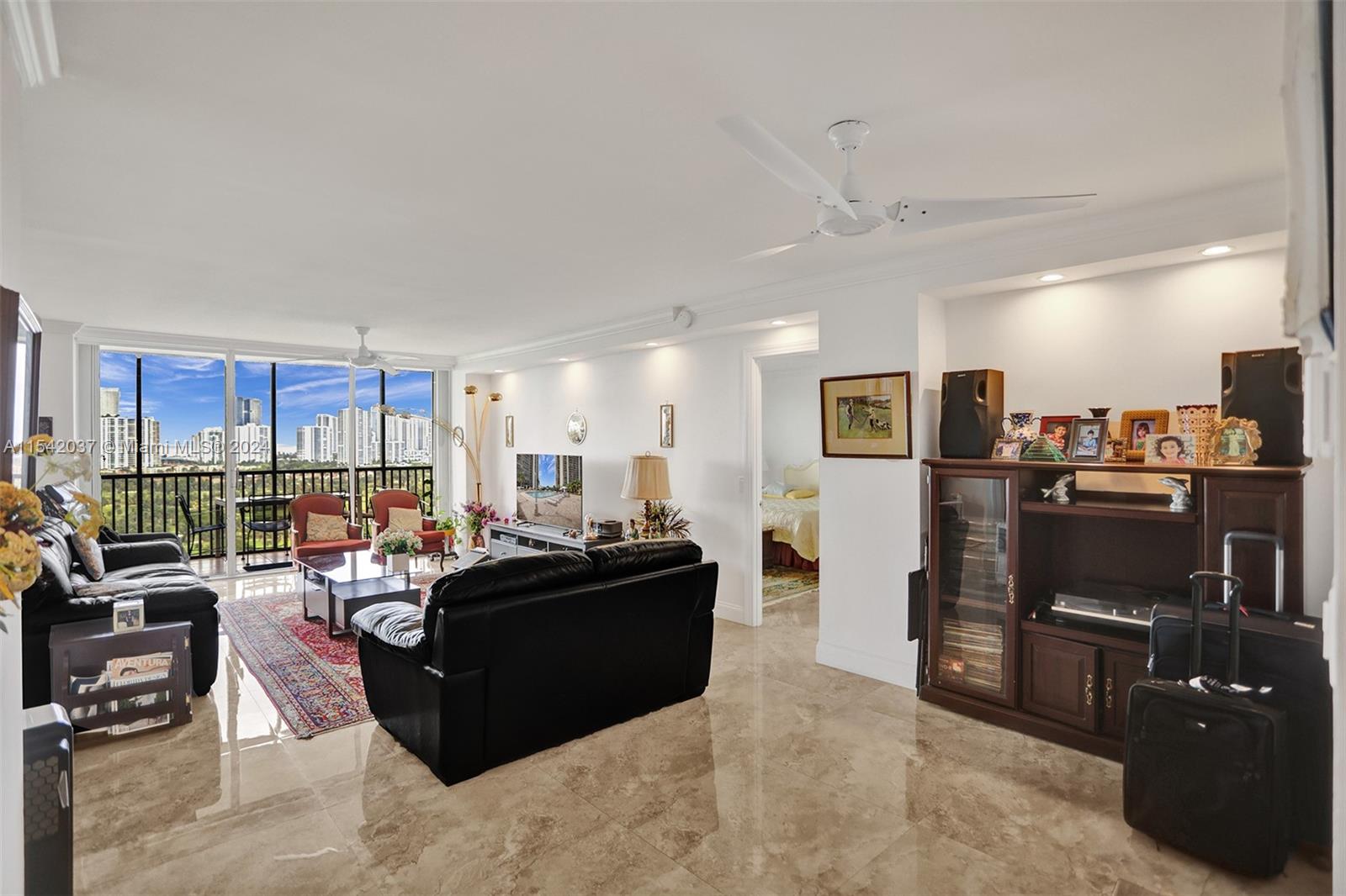 20335 W Country Club Dr 2005, Aventura, Florida 33180, 3 Bedrooms Bedrooms, ,2 BathroomsBathrooms,Residential,For Sale,20335 W Country Club Dr 2005,A11542037