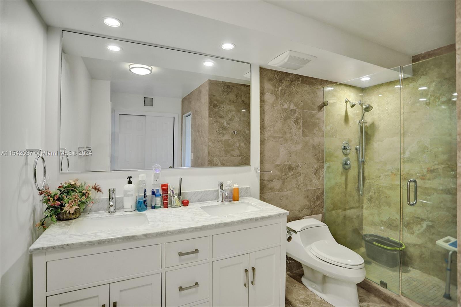 20335 W Country Club Dr 2005, Aventura, Florida 33180, 3 Bedrooms Bedrooms, ,2 BathroomsBathrooms,Residential,For Sale,20335 W Country Club Dr 2005,A11542037