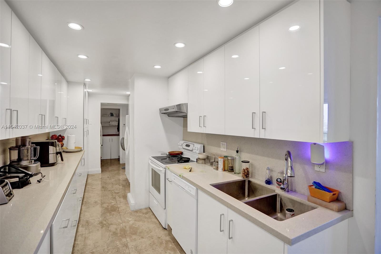 20335 W Country Club Dr 2005, Aventura, Florida 33180, 3 Bedrooms Bedrooms, ,2 BathroomsBathrooms,Residential,For Sale,20335 W Country Club Dr 2005,A11542037