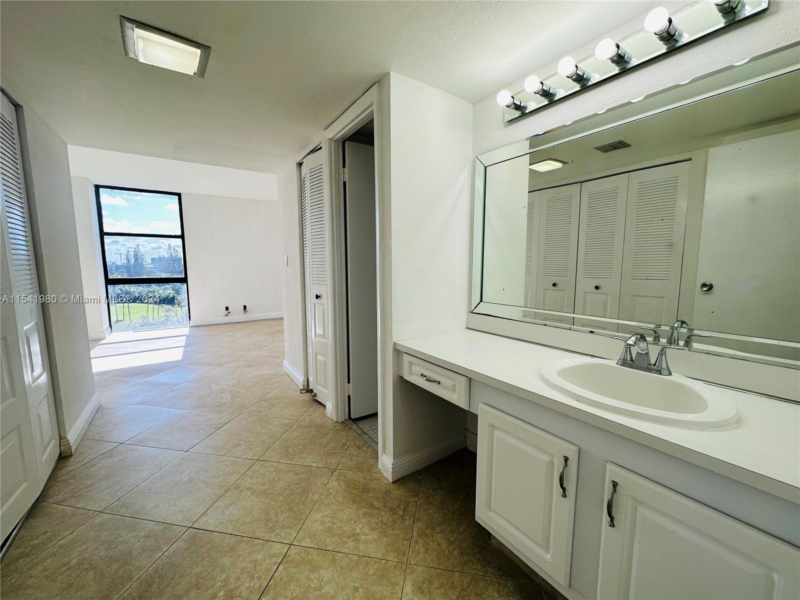 20301 W Country Club Dr 729, Aventura, Florida 33180, 2 Bedrooms Bedrooms, ,2 BathroomsBathrooms,Residential,For Sale,20301 W Country Club Dr 729,A11541980