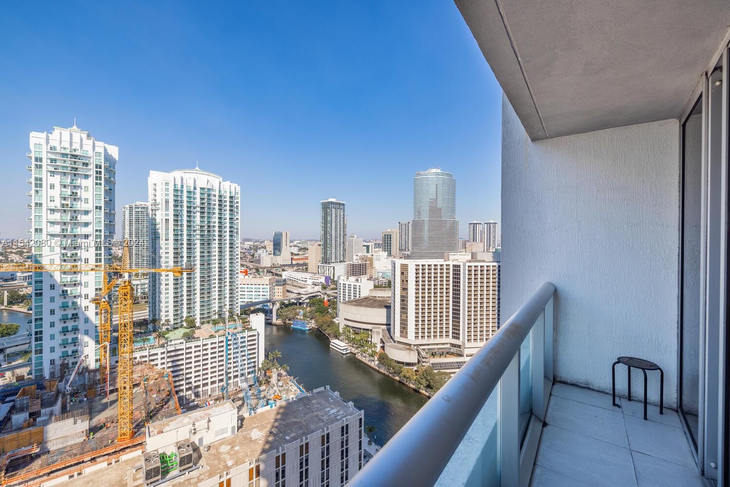 COZY FURNISHED STUDIO AT MUST DESIRABLE BUILDING IN BRICKELL, ICONBRICKELL TOWER THREE. STUDIO AVAILABLE FROM 1 WEEK AND LONGER TERM. FOR SHORT TERM LEASE TENANT MUST PAY THE 13% TAX AND $150 CLEANING EXIT FEE. UNIT HAS WIFI AND CABLE.