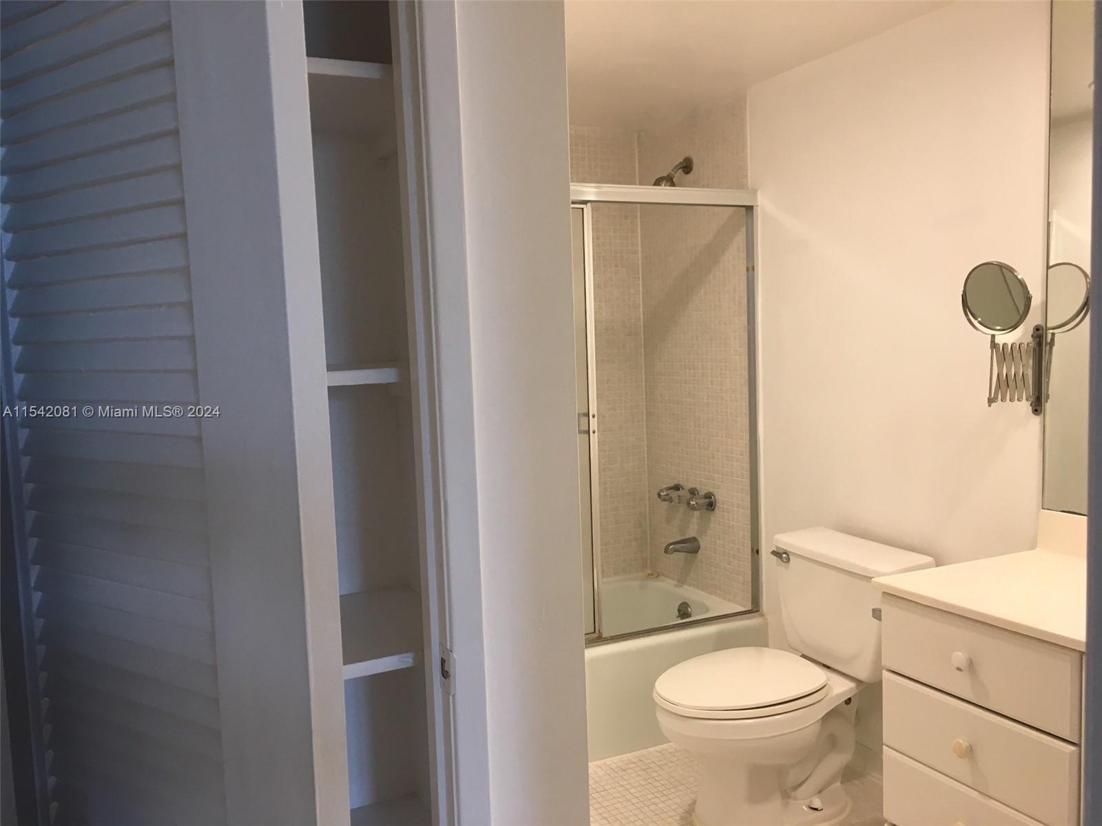 19380 Collins Ave, Sunny Isles Beach, FL, 33160 United States, 1 Bedroom Bedrooms, ,1 BathroomBathrooms,Residential,For Sale,Collins Ave,A11542081