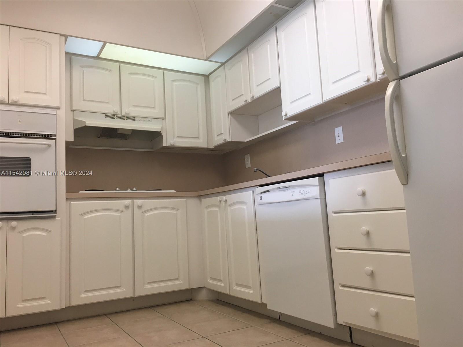 19380 Collins Ave, Sunny Isles Beach, FL, 33160 United States, 1 Bedroom Bedrooms, ,1 BathroomBathrooms,Residential,For Sale,Collins Ave,A11542081