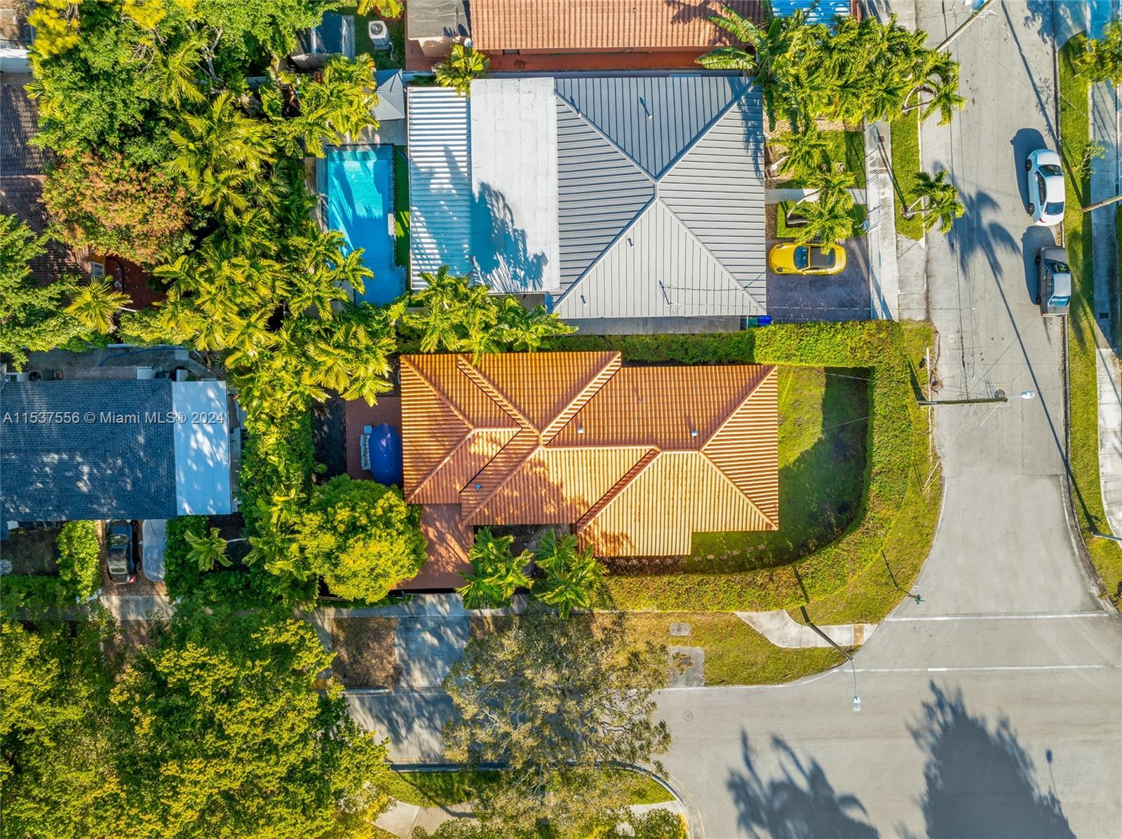 1585 SW 13th Ave, Miami, Florida 33145, 3 Bedrooms Bedrooms, ,2 BathroomsBathrooms,Residential,For Sale,1585 SW 13th Ave,A11537556