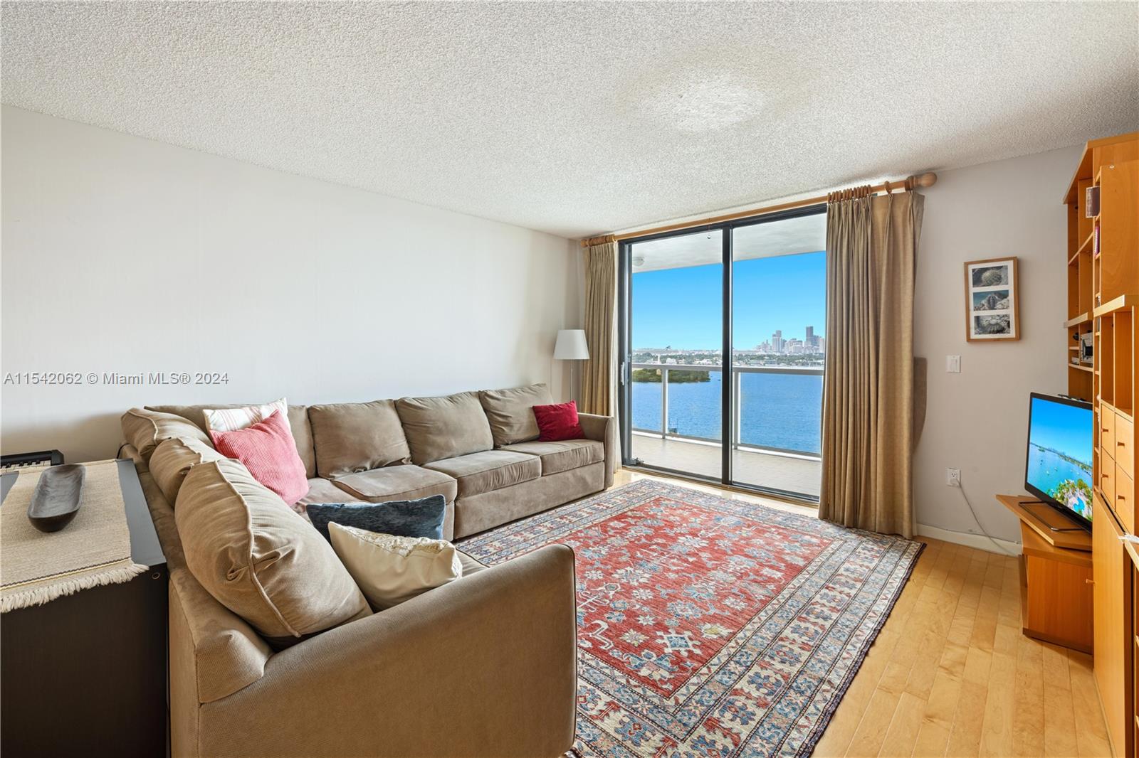 Great opportunity to rent at 9 island av.  The unit is on the 15th floor with unobstructed bay and downtown views.  Original well-kept condition it will be re painted.  Building is in the final face of major renovation, and it offers amazing brand-new fitness center, kid room, yoga room, party room and on-site restaurant.   Pool is still closed,( hot tub open)  and impact windows and doors are currently being installed so balcony is closed    Available May 1st.