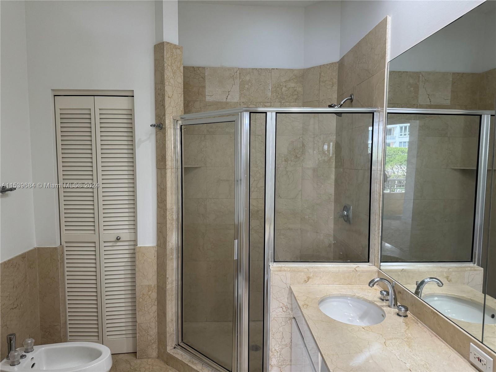 808 Brickell Key Dr 607, Miami, Florida 33131, 1 Bedroom Bedrooms, ,1 BathroomBathrooms,Residential,For Sale,808 Brickell Key Dr 607,A11539684