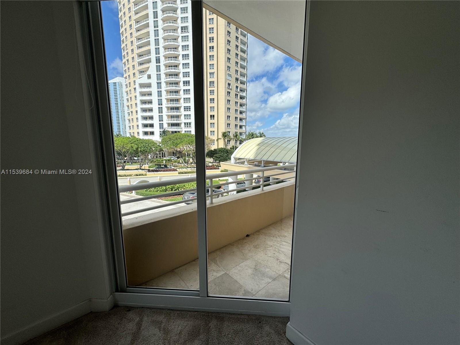 808 Brickell Key Dr 607, Miami, Florida 33131, 1 Bedroom Bedrooms, ,1 BathroomBathrooms,Residential,For Sale,808 Brickell Key Dr 607,A11539684