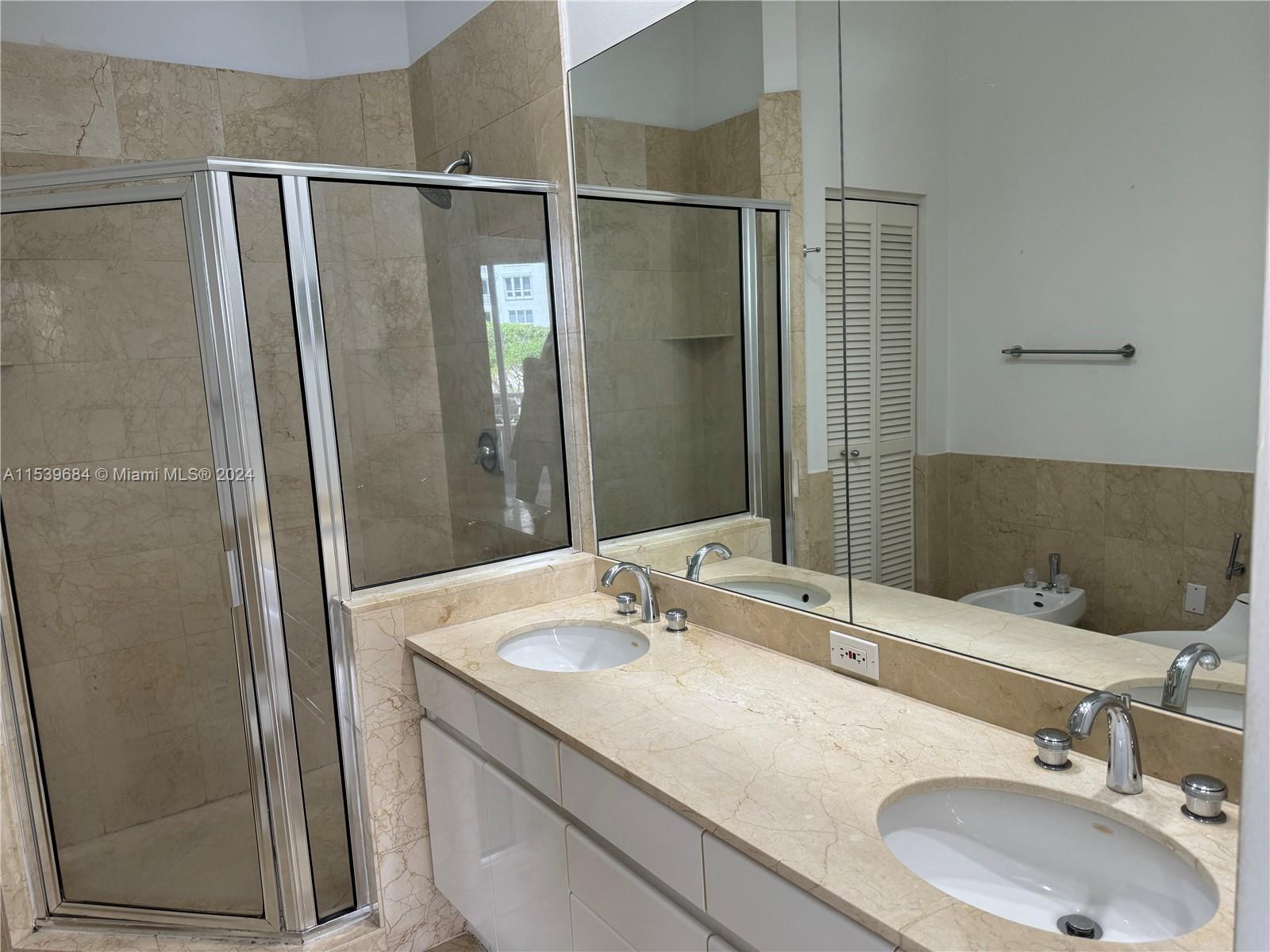 808 Brickell Key Dr 607, Miami, Florida 33131, 1 Bedroom Bedrooms, ,1 BathroomBathrooms,Residential,For Sale,808 Brickell Key Dr 607,A11539684