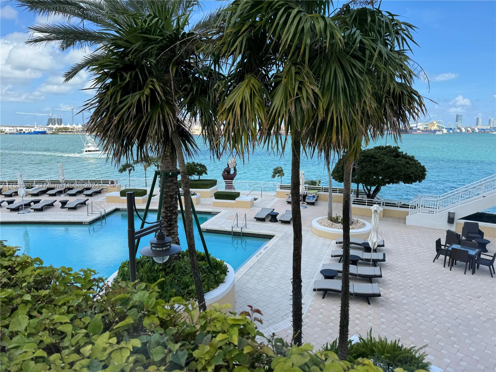 808 Brickell Key Dr 607, Miami, Florida 33131, 1 Bedroom Bedrooms, ,1 BathroomBathrooms,Residential,For Sale,808 Brickell Key Dr 607,A11539684