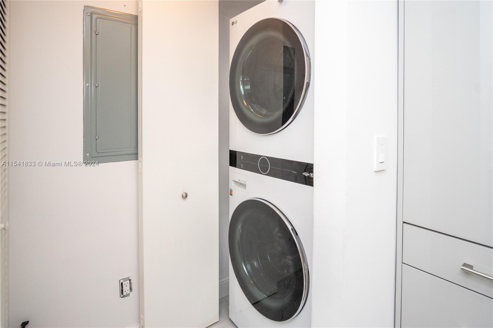 325 S Biscayne Blvd 3421, Miami, Florida 33131, 2 Bedrooms Bedrooms, ,2 BathroomsBathrooms,Residentiallease,For Rent,325 S Biscayne Blvd 3421,A11541833