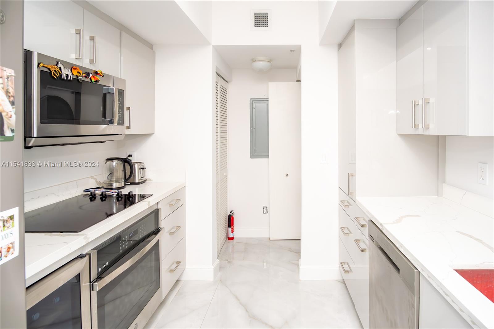 325 S Biscayne Blvd 3421, Miami, Florida 33131, 2 Bedrooms Bedrooms, ,2 BathroomsBathrooms,Residentiallease,For Rent,325 S Biscayne Blvd 3421,A11541833