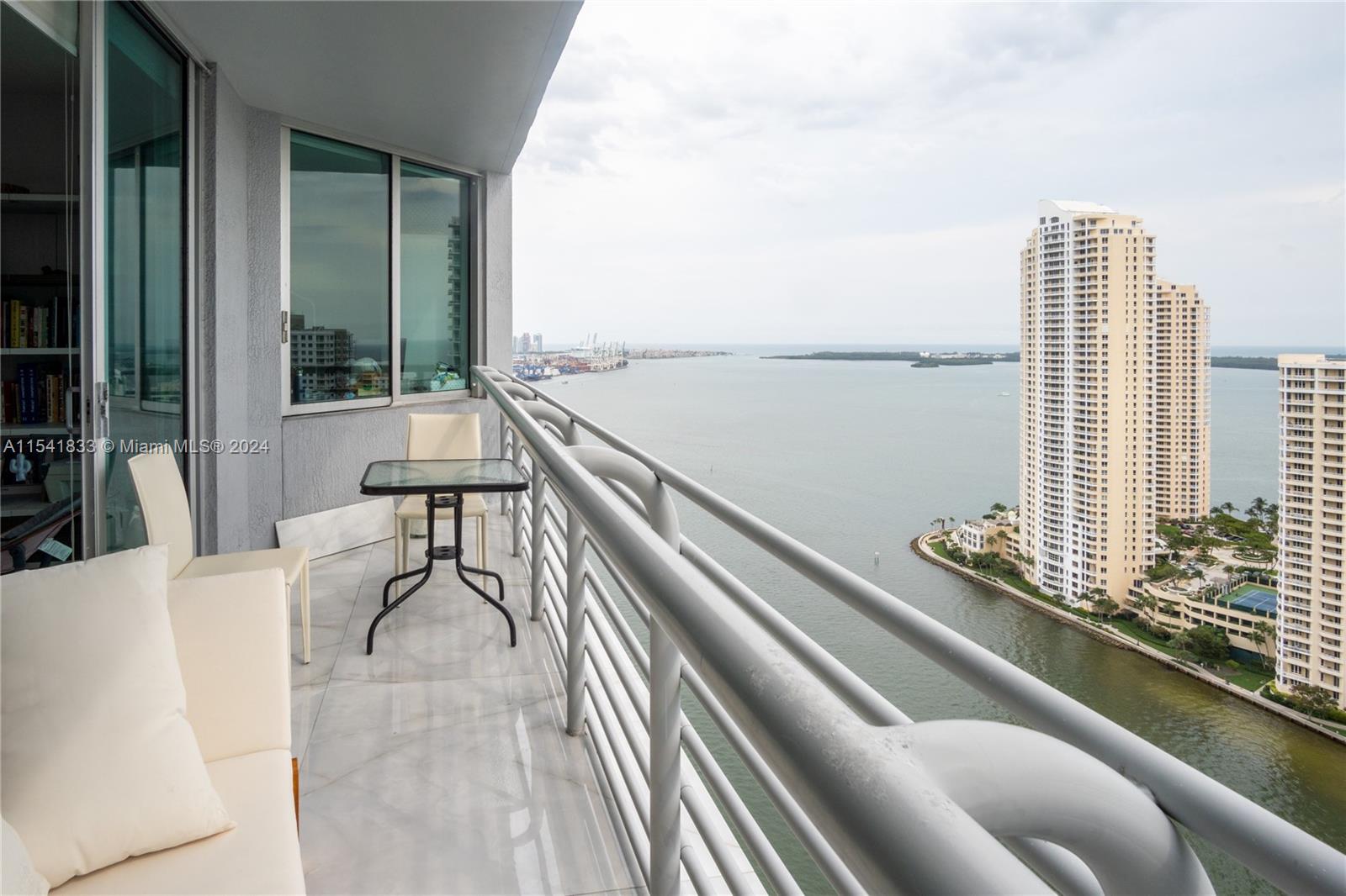 325 S Biscayne Blvd 3421, Miami, Florida 33131, 2 Bedrooms Bedrooms, ,2 BathroomsBathrooms,Residentiallease,For Rent,325 S Biscayne Blvd 3421,A11541833