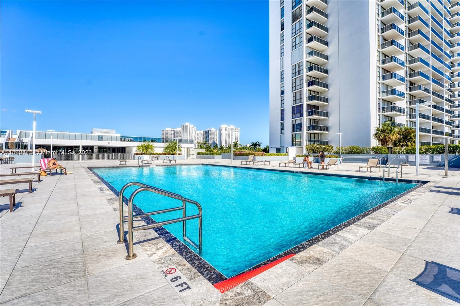3675 N Country Club Dr 1705, Aventura, Florida 33180, 1 Bedroom Bedrooms, ,1 BathroomBathrooms,Residential,For Sale,3675 N Country Club Dr 1705,A11542115