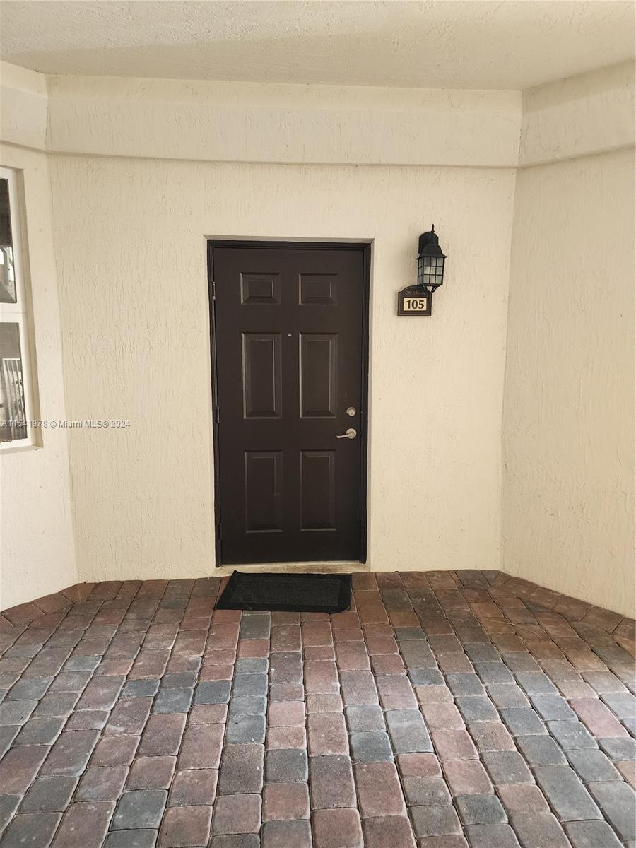 11603 NW 89th St 105, Doral, Florida 33178, 3 Bedrooms Bedrooms, ,2 BathroomsBathrooms,Residentiallease,For Rent,11603 NW 89th St 105,A11541978