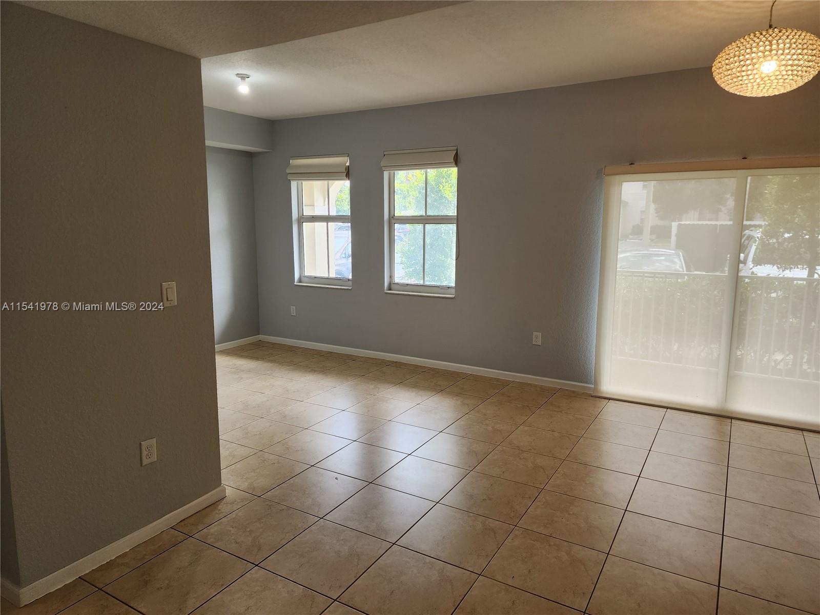 11603 NW 89th St 105, Doral, Florida 33178, 3 Bedrooms Bedrooms, ,2 BathroomsBathrooms,Residentiallease,For Rent,11603 NW 89th St 105,A11541978