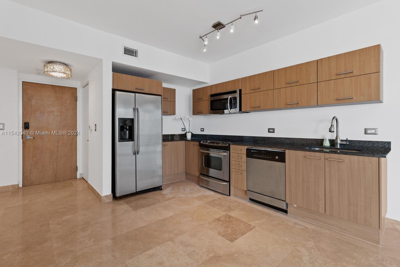 350 S Miami Ave 4009, Miami, Florida 33130, 1 Bedroom Bedrooms, ,1 BathroomBathrooms,Residentiallease,For Rent,350 S Miami Ave 4009,A11542040