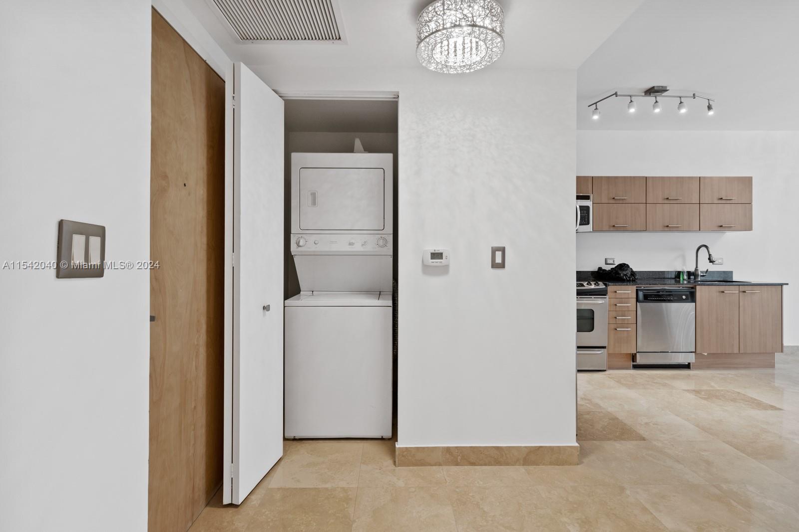 350 S Miami Ave 4009, Miami, Florida 33130, 1 Bedroom Bedrooms, ,1 BathroomBathrooms,Residentiallease,For Rent,350 S Miami Ave 4009,A11542040