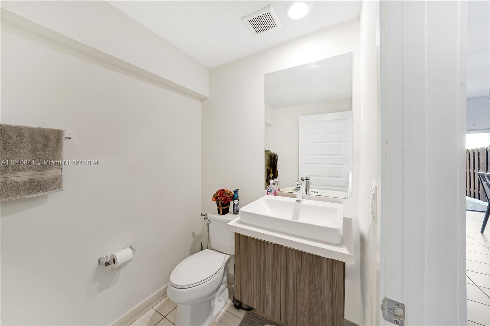 8831 NW 103rd Pl, Doral, Florida 33178, 3 Bedrooms Bedrooms, ,2 BathroomsBathrooms,Residential,For Sale,8831 NW 103rd Pl,A11540941