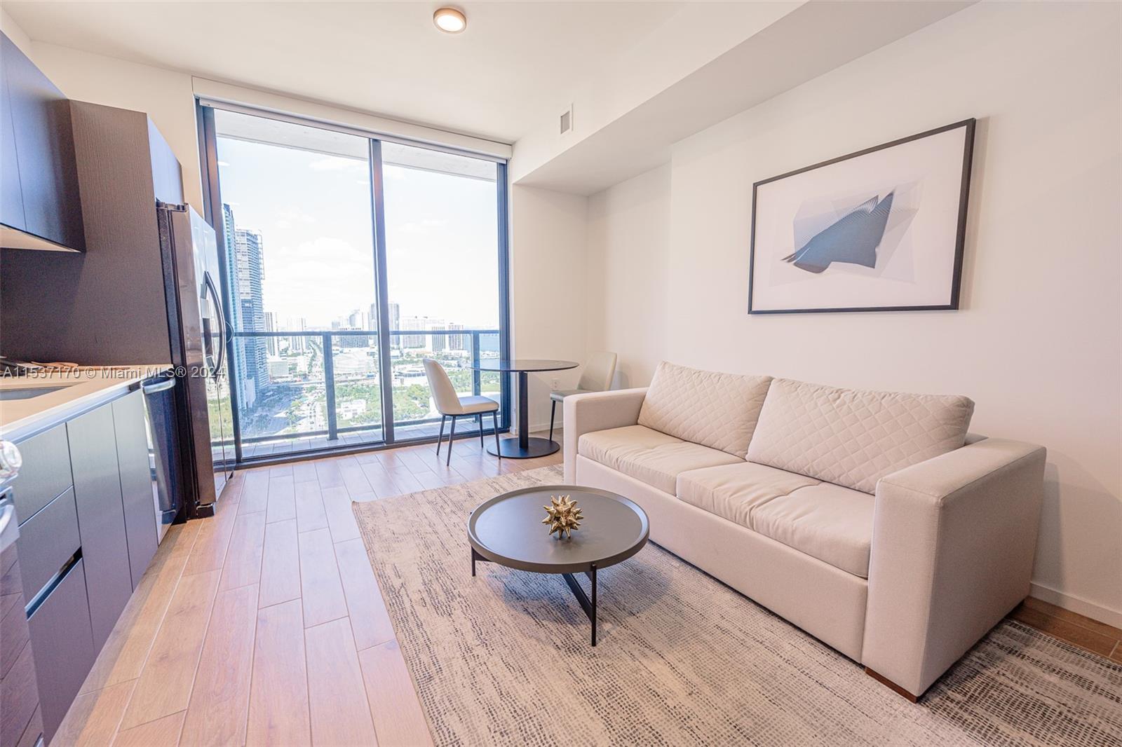 398 NE 5th St 2405, Miami, Florida 33132, 1 Bedroom Bedrooms, ,1 BathroomBathrooms,Residentiallease,For Rent,398 NE 5th St 2405,A11537170