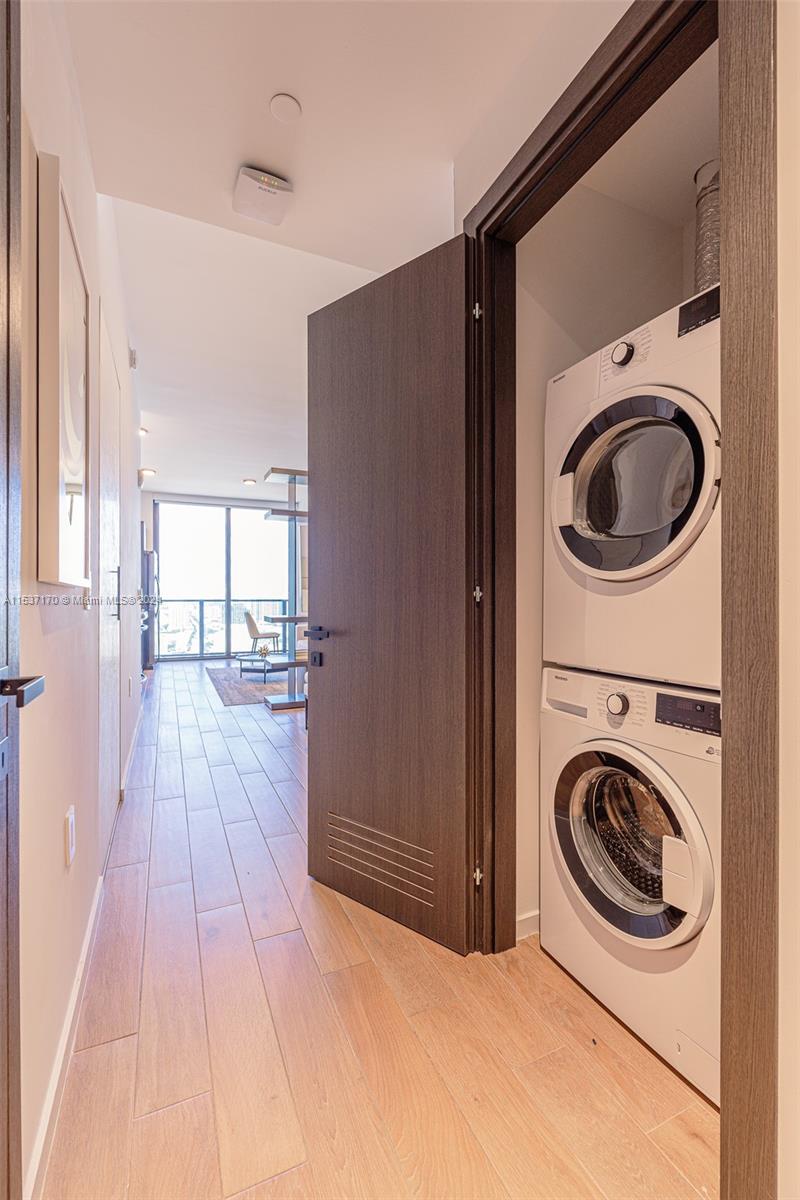 398 NE 5th St 2405, Miami, Florida 33132, 1 Bedroom Bedrooms, ,1 BathroomBathrooms,Residentiallease,For Rent,398 NE 5th St 2405,A11537170