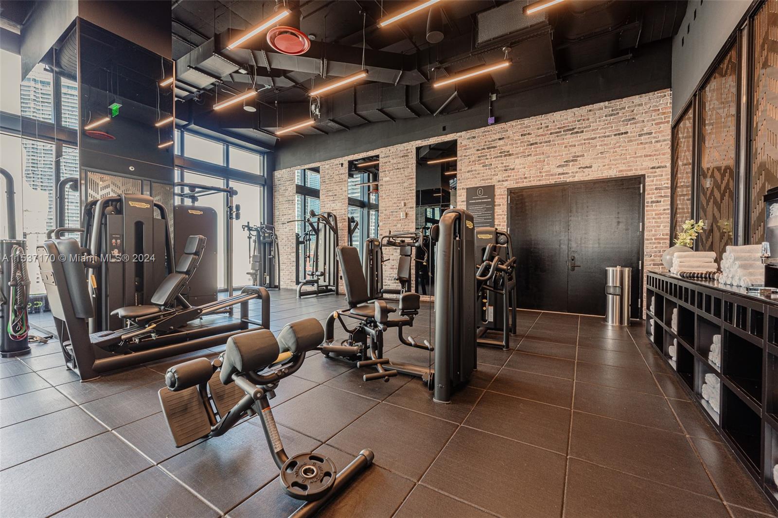 398 NE 5th St 2405, Miami, Florida 33132, 1 Bedroom Bedrooms, ,1 BathroomBathrooms,Residentiallease,For Rent,398 NE 5th St 2405,A11537170