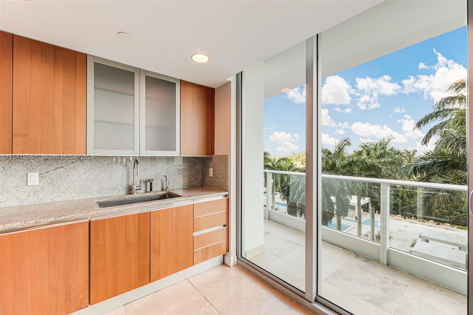 2627 S Bayshore Dr 807, Miami, Florida 33133, 2 Bedrooms Bedrooms, ,2 BathroomsBathrooms,Residentiallease,For Rent,2627 S Bayshore Dr 807,A11541956