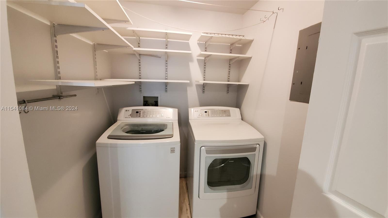 3245 NE 184th St 13209, Aventura, Florida 33160, 3 Bedrooms Bedrooms, ,2 BathroomsBathrooms,Residentiallease,For Rent,3245 NE 184th St 13209,A11541084