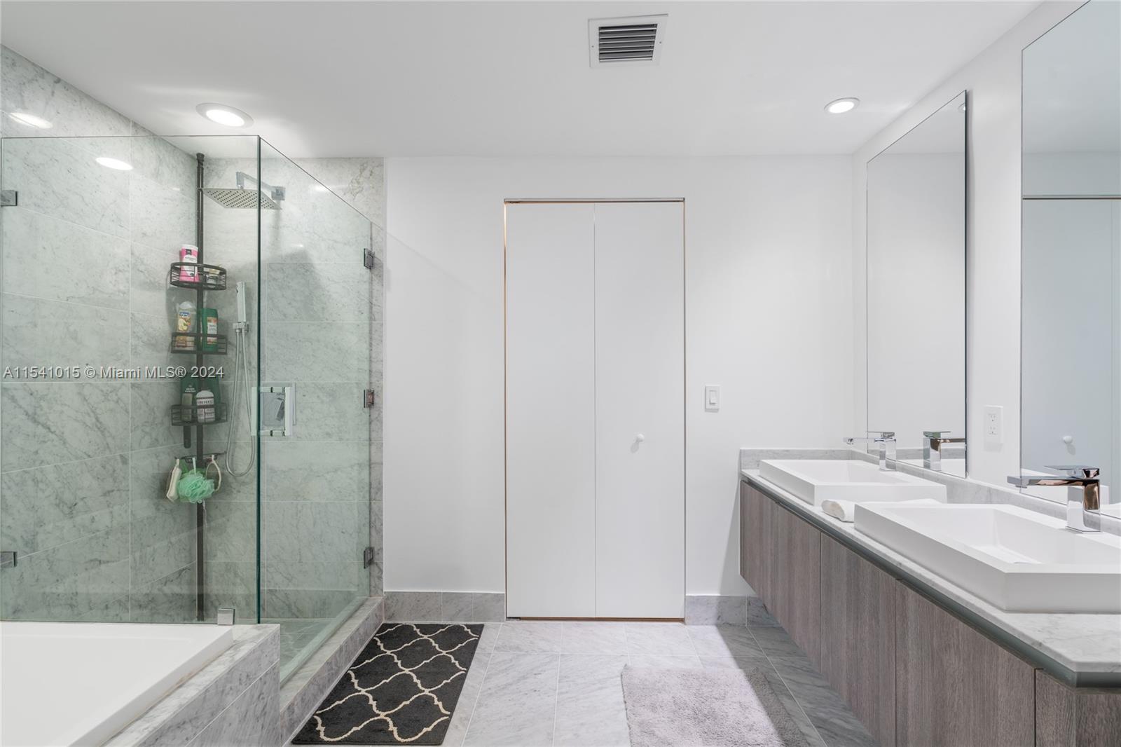 801 S Miami Ave 1002, Miami, Florida 33130, 3 Bedrooms Bedrooms, ,4 BathroomsBathrooms,Residentiallease,For Rent,801 S Miami Ave 1002,A11541015