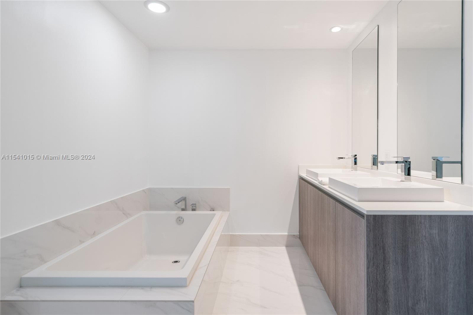 801 S Miami Ave 1002, Miami, Florida 33130, 3 Bedrooms Bedrooms, ,4 BathroomsBathrooms,Residentiallease,For Rent,801 S Miami Ave 1002,A11541015