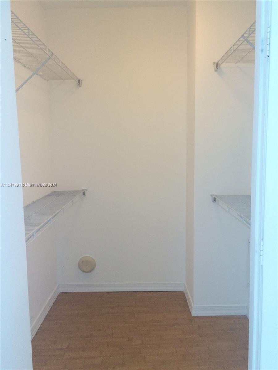 601 NE 36th St 1105, Miami, Florida 33137, 1 Bedroom Bedrooms, ,1 BathroomBathrooms,Residentiallease,For Rent,601 NE 36th St 1105,A11541394