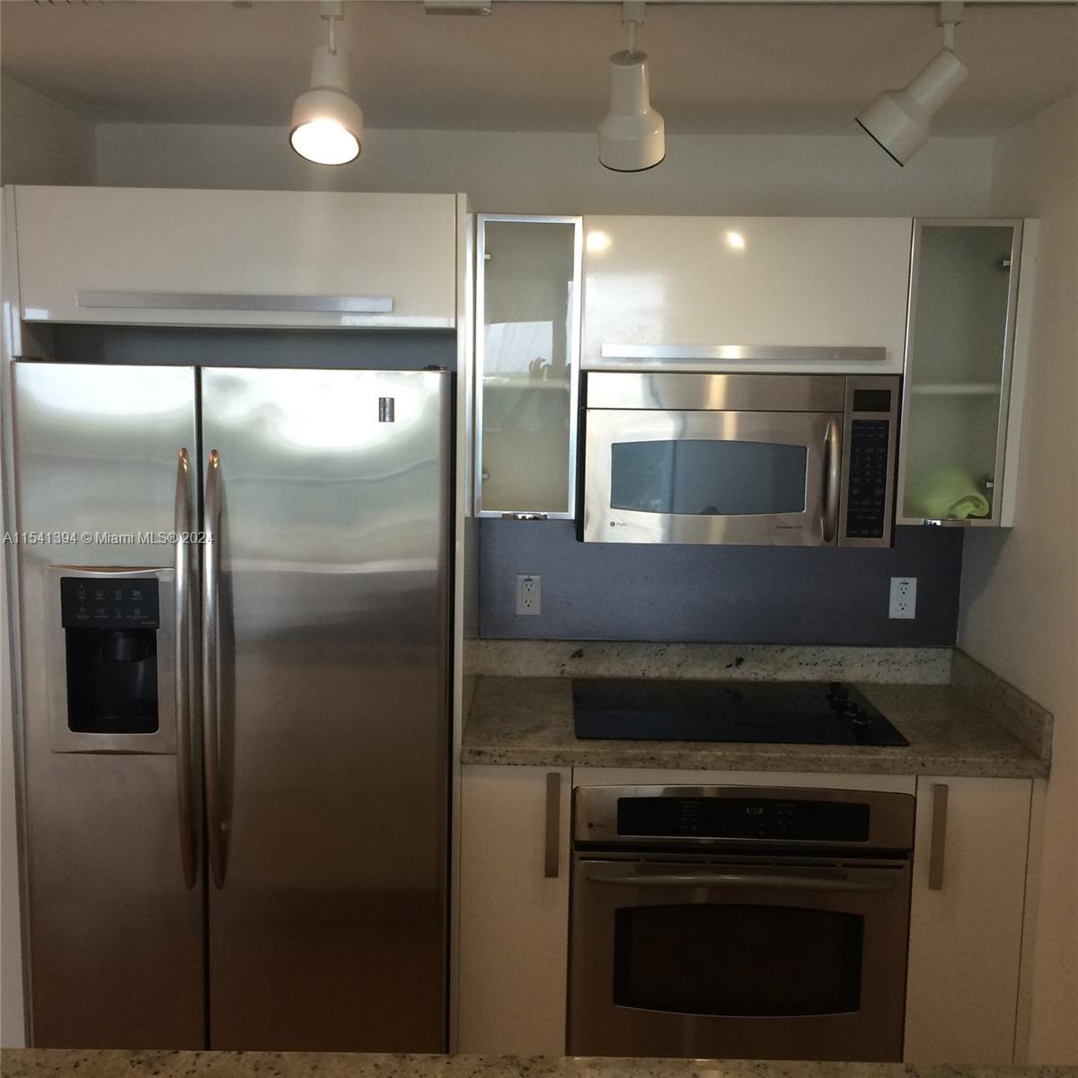 601 NE 36th St 1105, Miami, Florida 33137, 1 Bedroom Bedrooms, ,1 BathroomBathrooms,Residentiallease,For Rent,601 NE 36th St 1105,A11541394