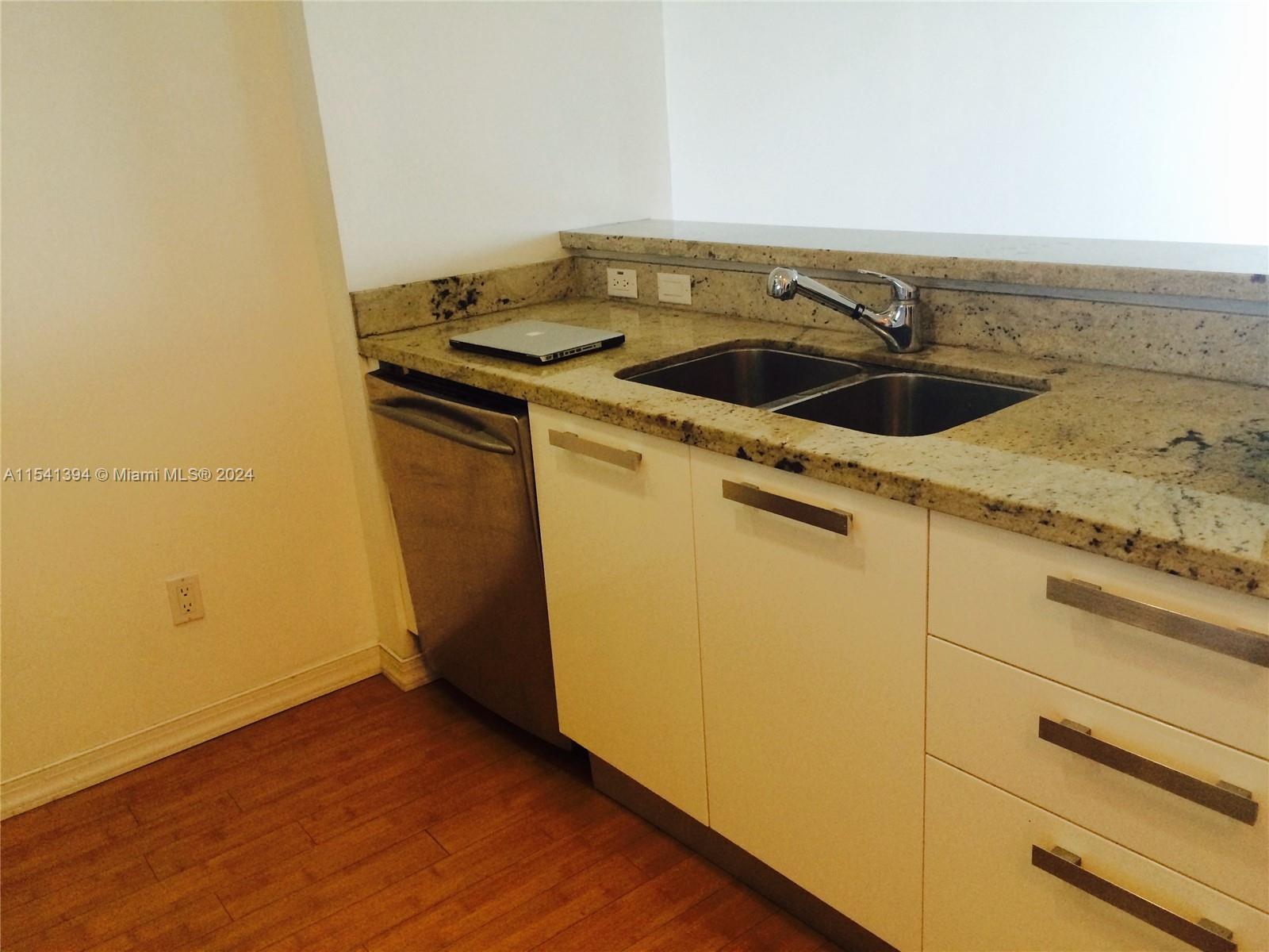 601 NE 36th St 1105, Miami, Florida 33137, 1 Bedroom Bedrooms, ,1 BathroomBathrooms,Residentiallease,For Rent,601 NE 36th St 1105,A11541394