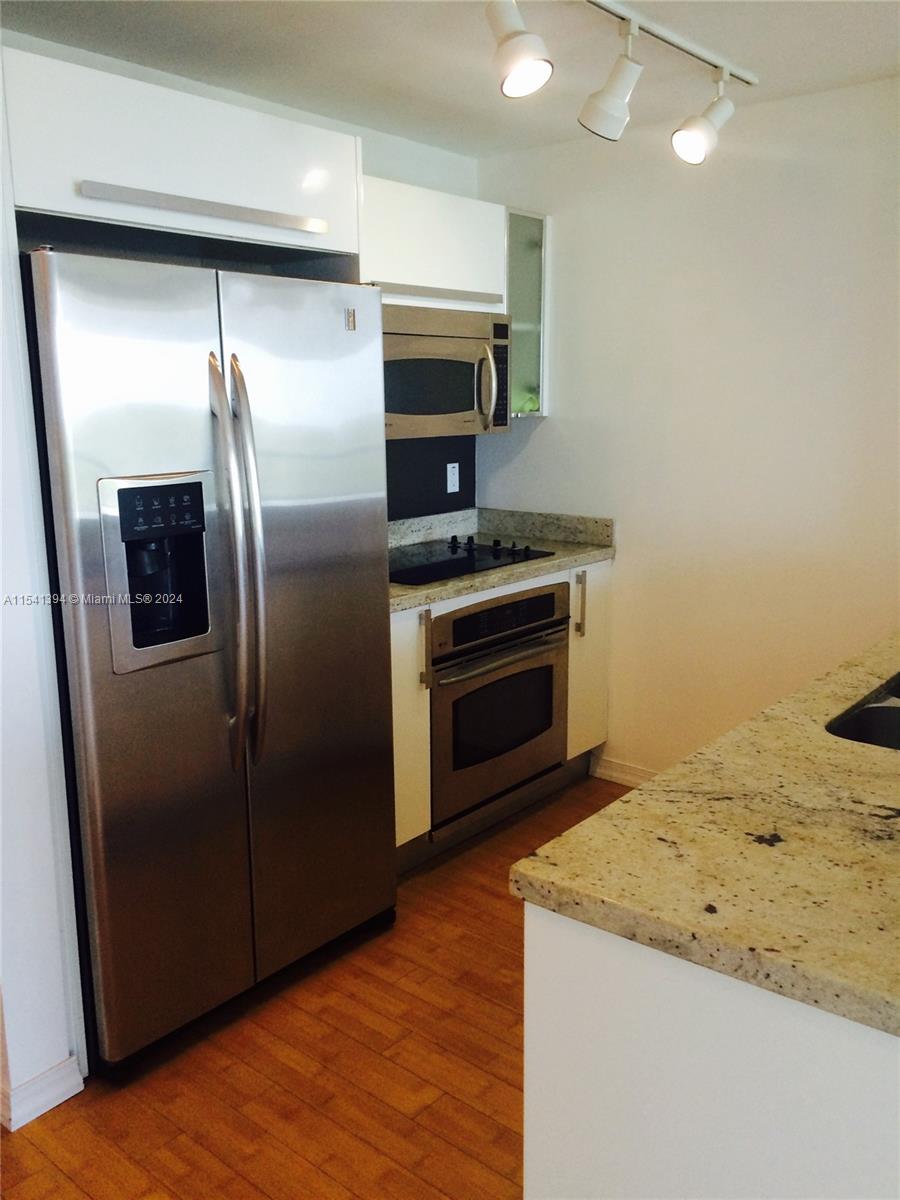 601 NE 36th St 1105, Miami, Florida 33137, 1 Bedroom Bedrooms, ,1 BathroomBathrooms,Residentiallease,For Rent,601 NE 36th St 1105,A11541394