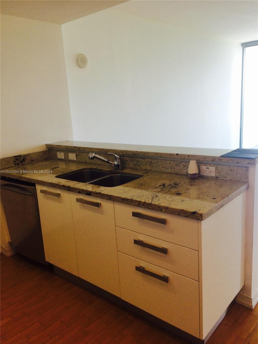 601 NE 36th St 1105, Miami, Florida 33137, 1 Bedroom Bedrooms, ,1 BathroomBathrooms,Residentiallease,For Rent,601 NE 36th St 1105,A11541394