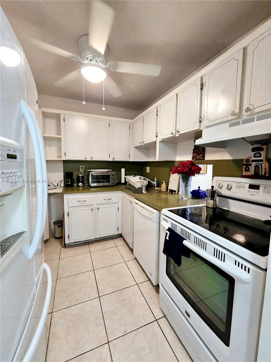 8260 SW 24th St 6110, North Lauderdale, Florida 33068, 1 Bedroom Bedrooms, ,1 BathroomBathrooms,Residential,For Sale,8260 SW 24th St 6110,A11542164